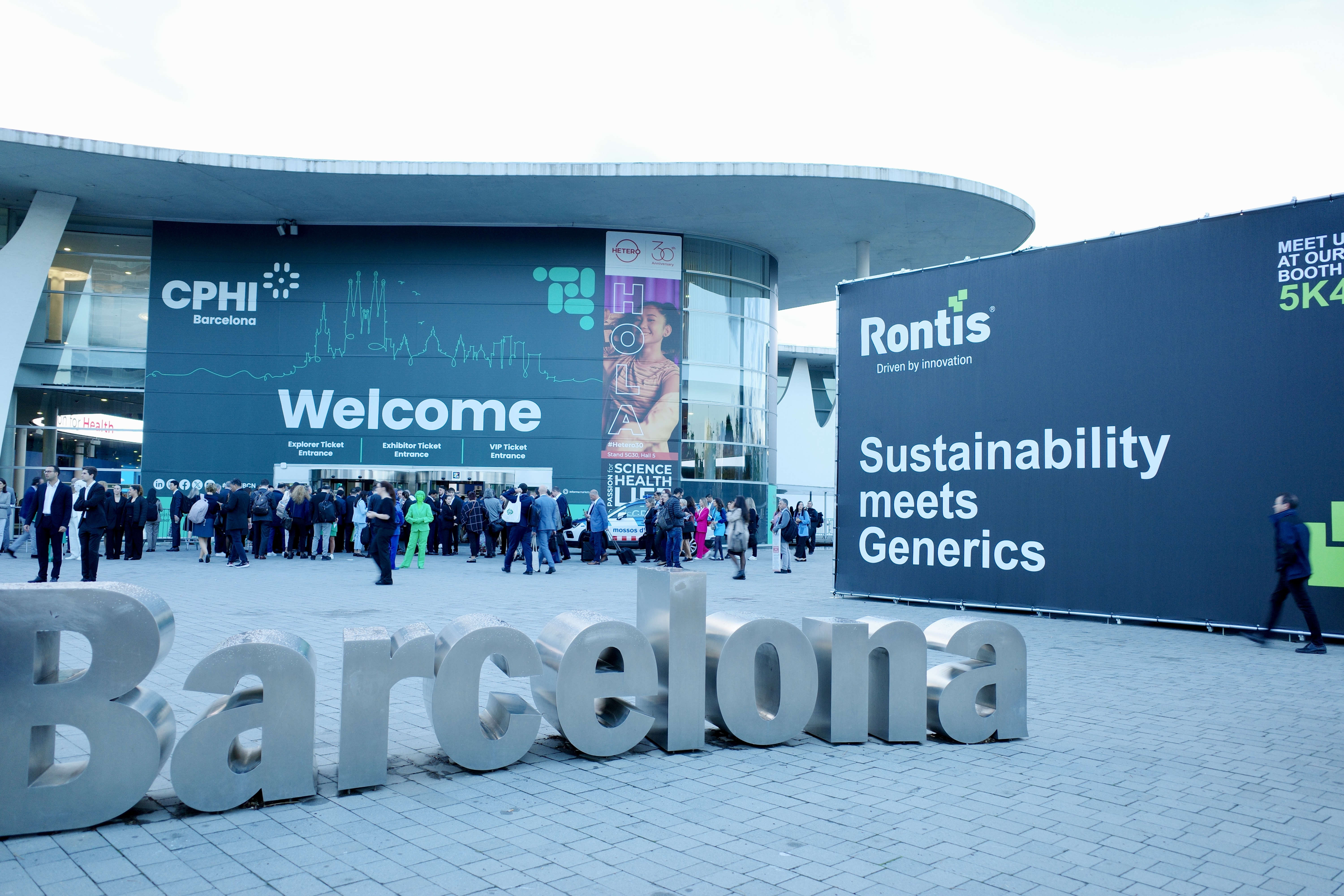 1698369837411361BBCG.jpg IMG_8205.jpg